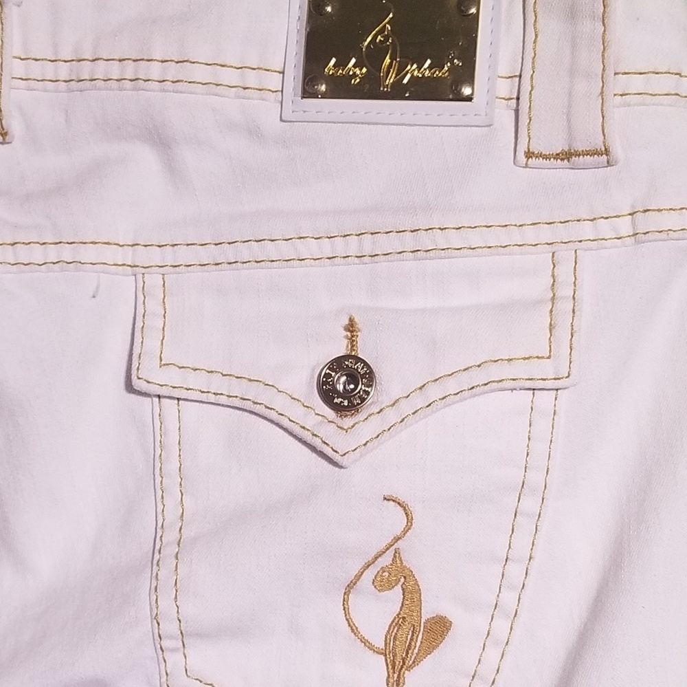 Shorts - Picture 5 of 8